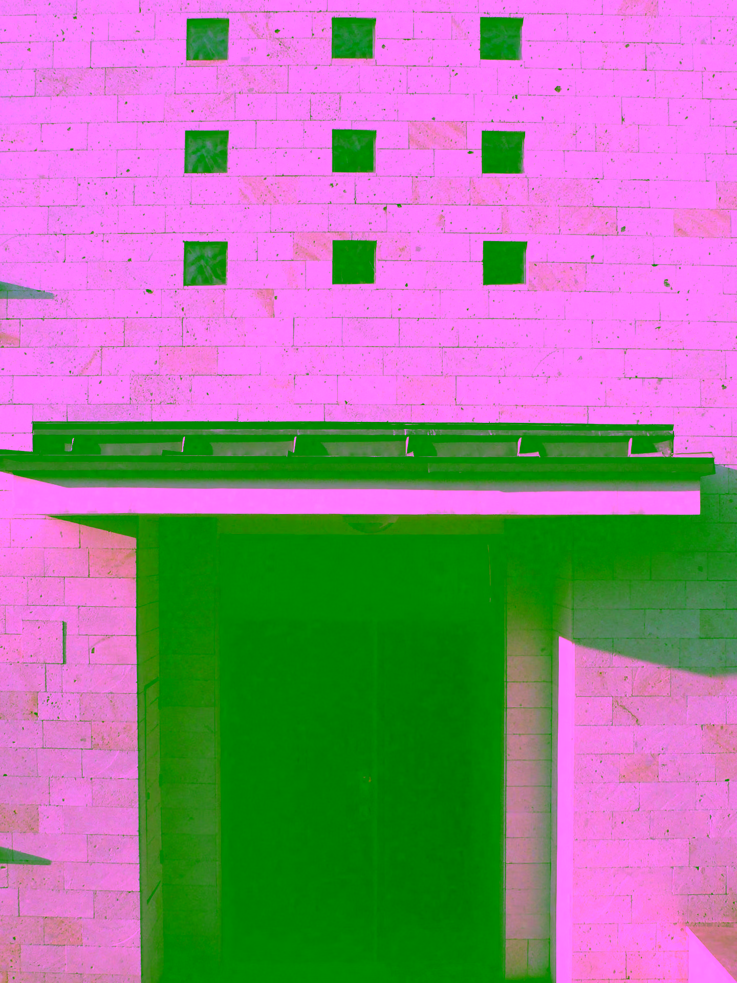 bejárat / front door