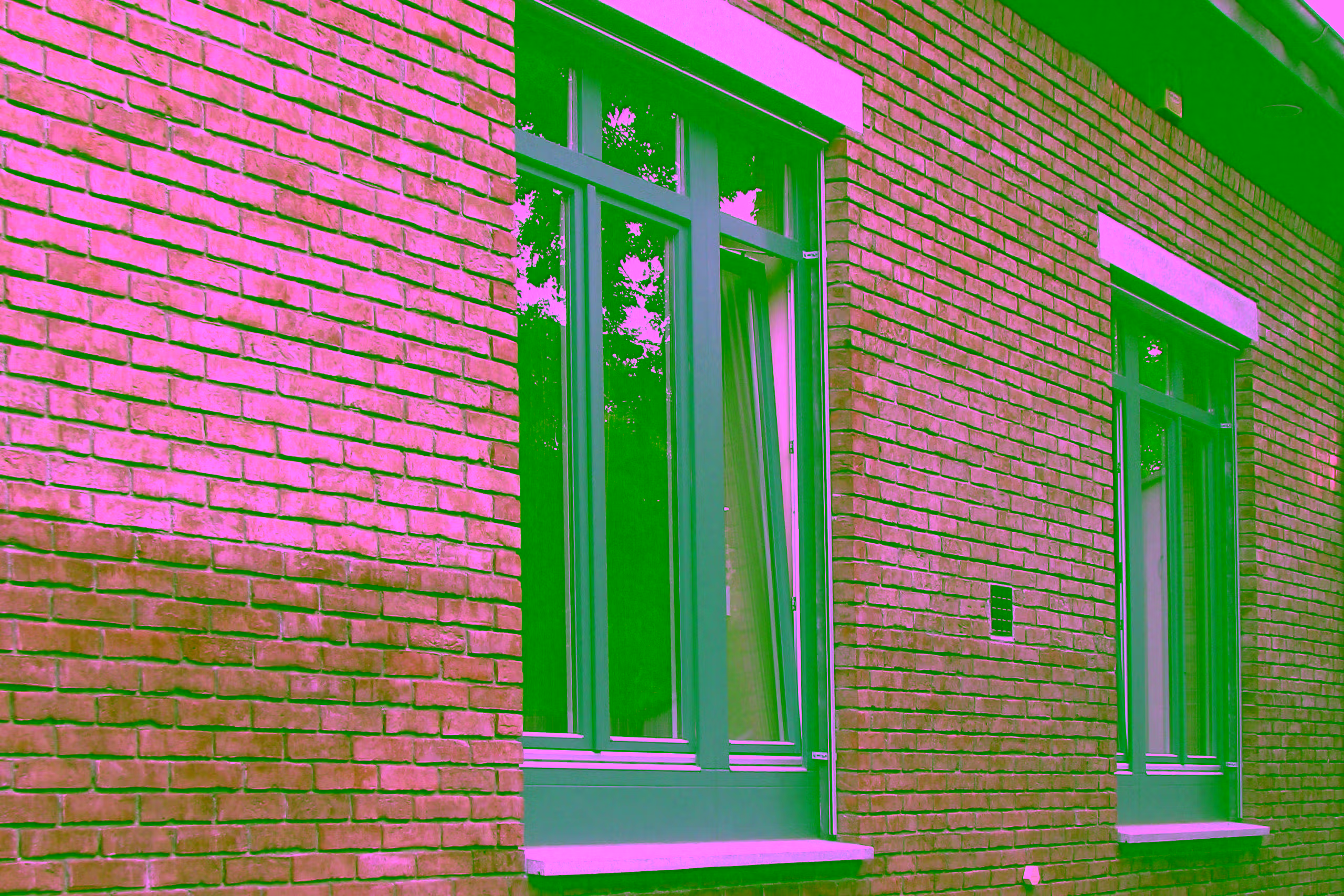 utcai homlokzat / street side